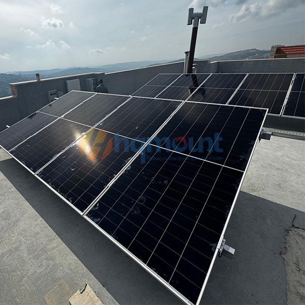 Kajian kes projek pengapit panel solar tiub segi empat